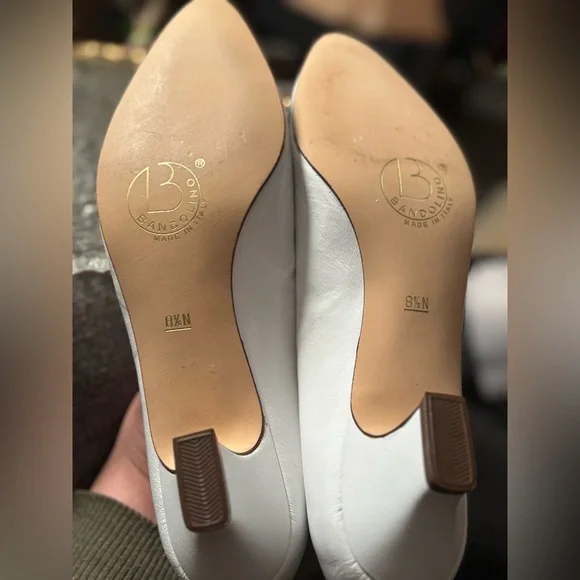 Vintage Bandolino Made in Italy Ivory Leather Pumps with Sculptural Bow 8.5 N - Picture 8 of 16